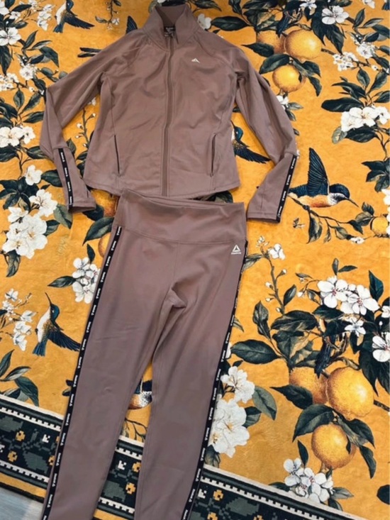 Reebok Pants - Reebok Women's Mauve High-Waist Leggings & Zip Jacket Set size M